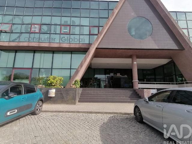 Loja / Estabelecimento Comercial em Carvalhosa de 165,00 m²