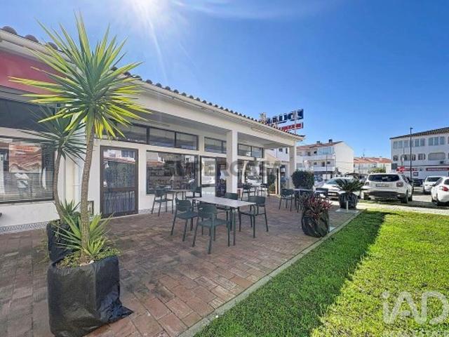 Loja / Estabelecimento Comercial em Albufeira e Olhos de Água de 114,00 m²