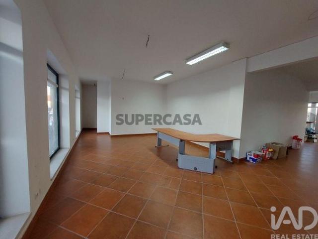 Loja / Estabelecimento Comercial em Arcos e Mogofores de 128,00 m²