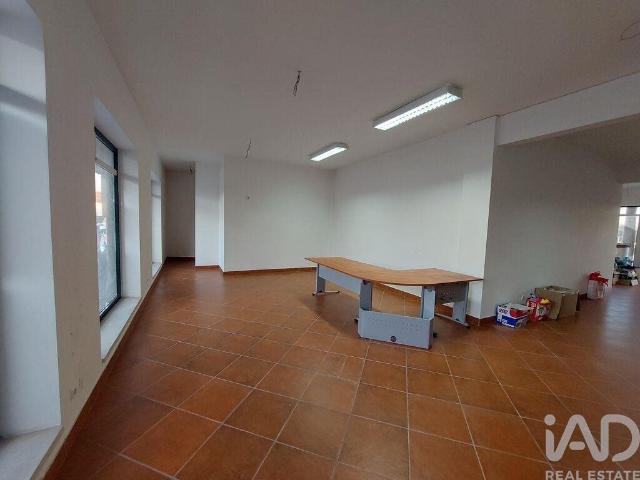 Loja / Estabelecimento Comercial em Arcos e Mogofores de 128. 128m² Arcos e Mogofores
