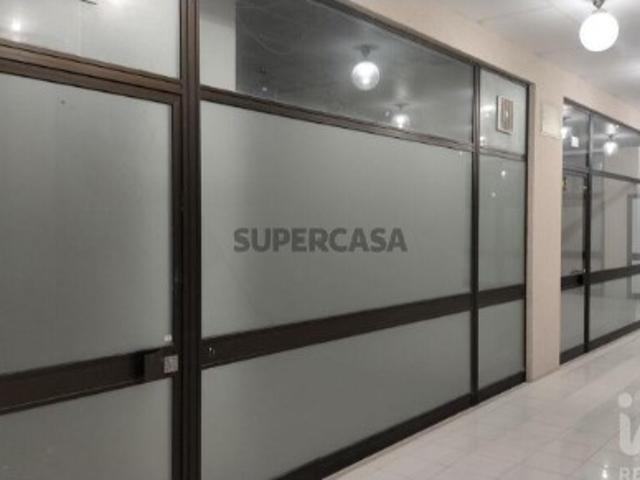 Loja / Estabelecimento Comercial em Buarcos E São Julião de 47,00 m²