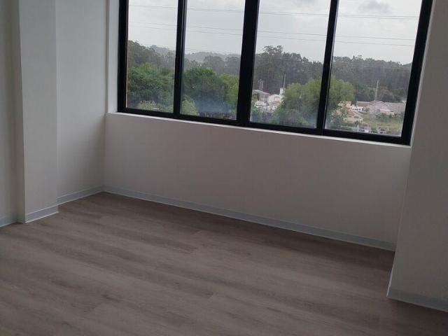 Loja / Estabelecimento Comercial em Gulpilhares E Valadares de 14,00 m²