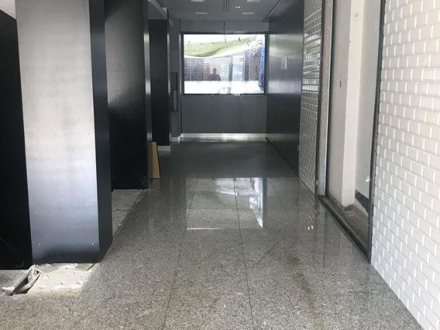 Loja / Estabelecimento Comercial em Lordelo Do Ouro E Massarelos de 250,00 m²
