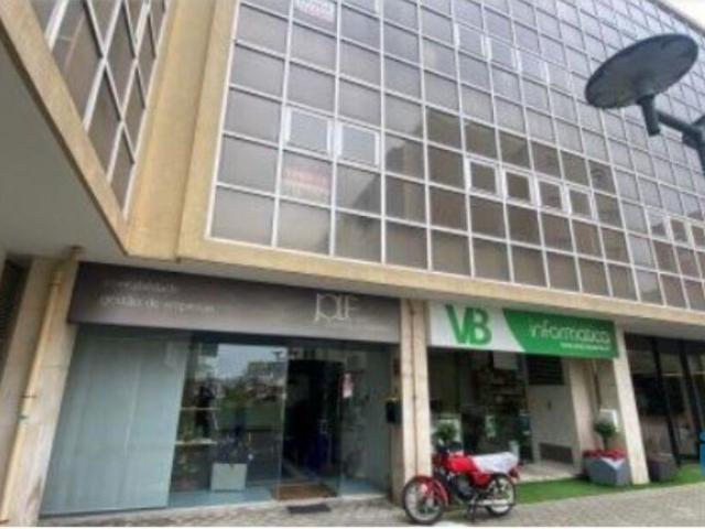 Loja / Estabelecimento Comercial em Santo Tirso, Couto Sant. 173m² Santo Tirso, Couto São Miguel e Santa Catarina e Burgães