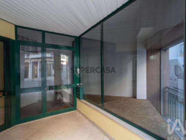 Loja / Estabelecimento Comercial T4 em Estrela de 150,00 m²
