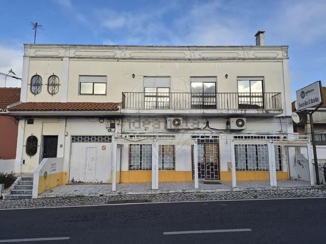 Loja, Gaio Rosário e Sarilhos Pequenos