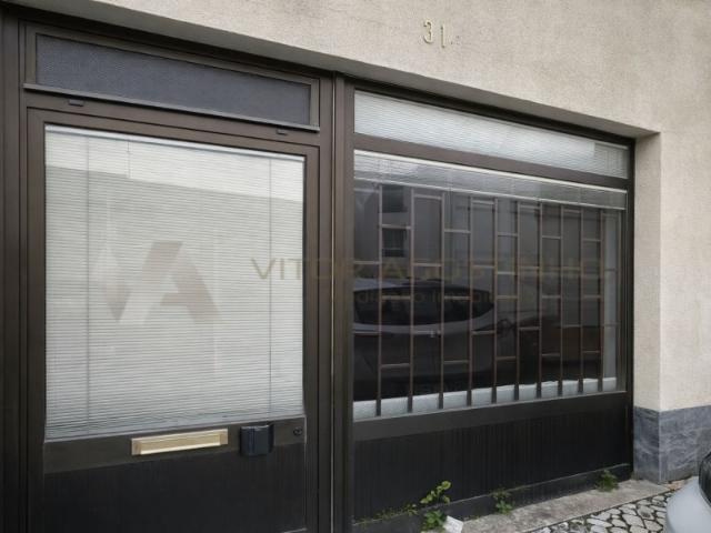 Loja / Garagem * Caneças *Odivelas