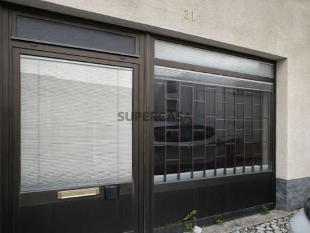 Loja / Garagem * Caneças *Odivelas
