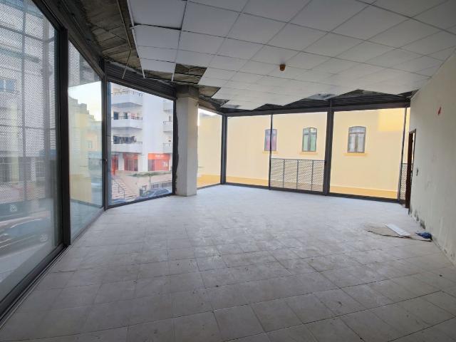 Loja para comerciço serviços. Bairro Novo. Figueira da Foz