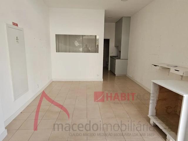 Loja para Comércio ou Serviços Próxima da Alameda do Fujacal Braga