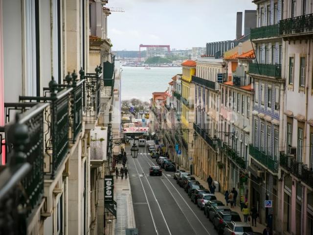 Loja para Cedência de Posição na Rua do Alecrim