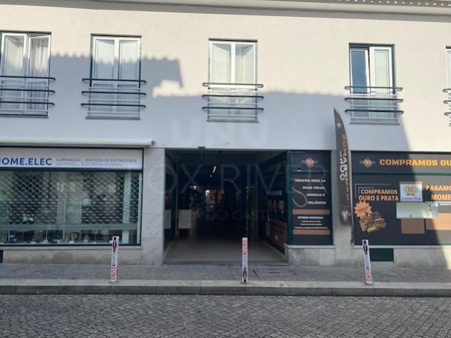 Loja para arrendamento no Centro Comercial Santa Luzia, em Santa Maria Maior, Viana do Castelo