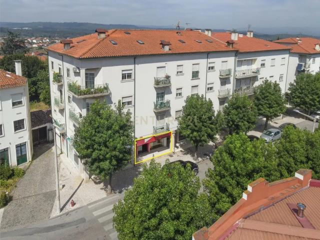 Loja para arrendamento no centro da Lousã