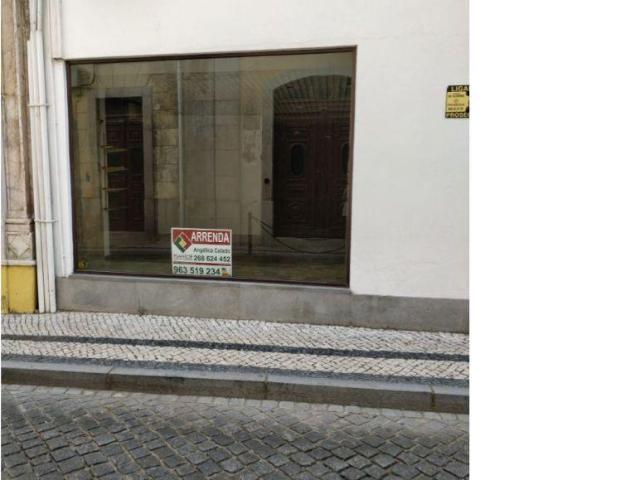Loja, para arrendamento, Elvas Caia, São Pedro e Alcáçova | 26083069670