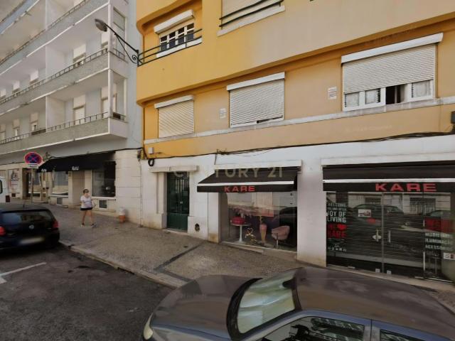 Loja para arrendamento em Campo de Ourique