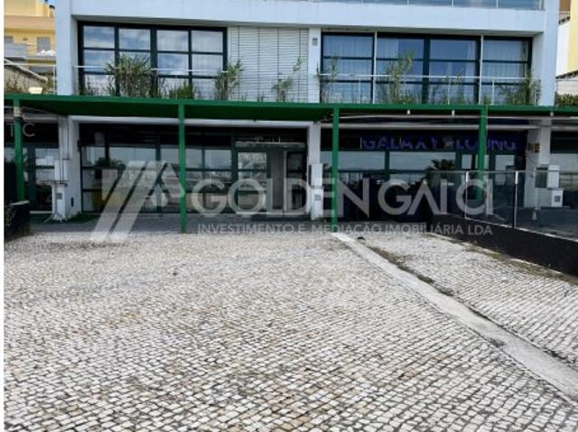 Loja para Arrendamento Frente Marina do Parque das Nações