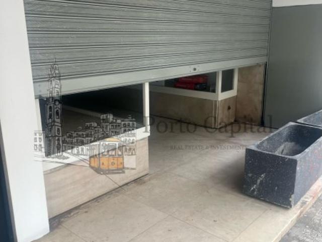 LOJA PARA ARRENDAMENTO JUNTO A ROTUNDA DA BOAVISTA
