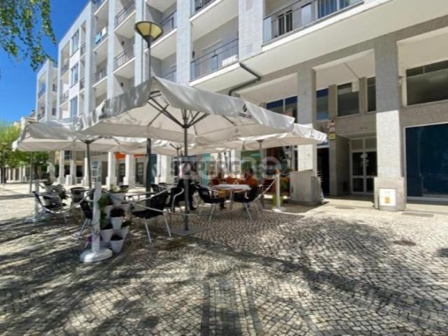 Loja para instalação de Café / Snak Bar próximo Escola Alves Martins