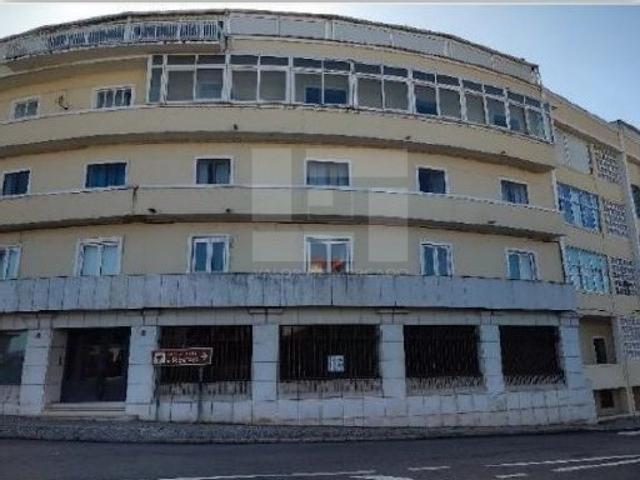 Loja para serviços, com 140m2, situada em São Miguel do Rio Torto e Rossio Ao Sul do Tejo, Abrantes