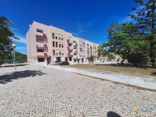 Loja para transformar em habitação 2 500 metros da Costa da Caparica | 25033789076
