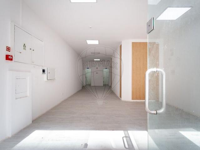 Loja para venda em concelho de Amadora, Lisboa, Portugal