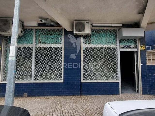 Loja para venda em Loures, concelho de Loures, Lisboa, Portugal