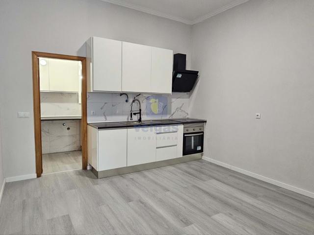 Loja para venda ou arrendamento em Belas – 78 m²