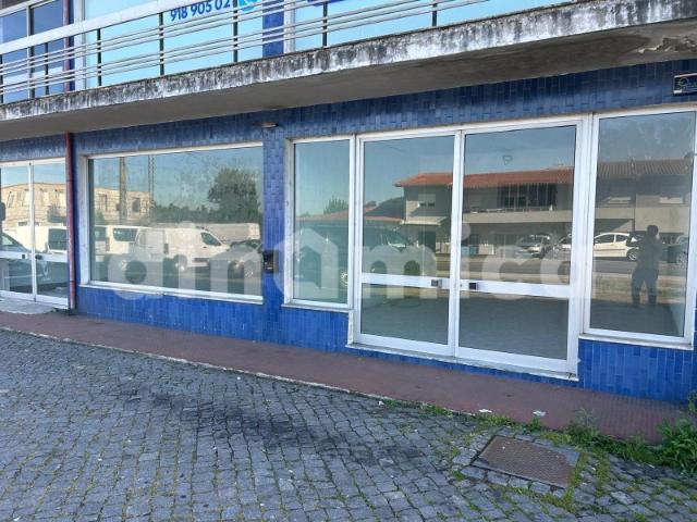 Loja para venda ou arrendamento Vermil Guimarães!