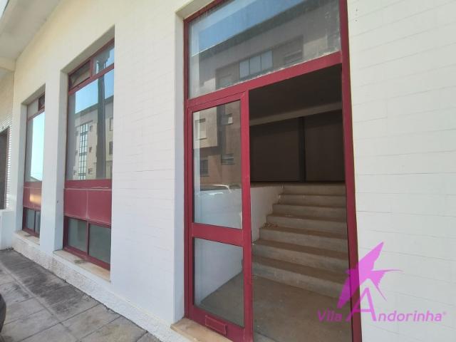 Loja para venda na Areosa com 316.20m2