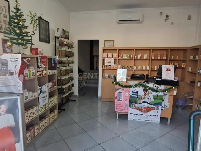 Loja para Venda na EN 125 em Olhão | Excelente Visibilidade