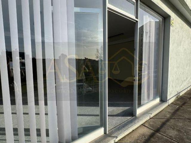 Loja Porto | 427m² | Lugar de Estacionamento | 26054069444