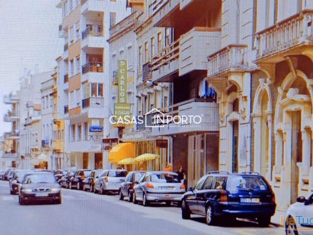 Loja próxima a Zona do viaduto de Gonçalo Cristóvão | 26064058425