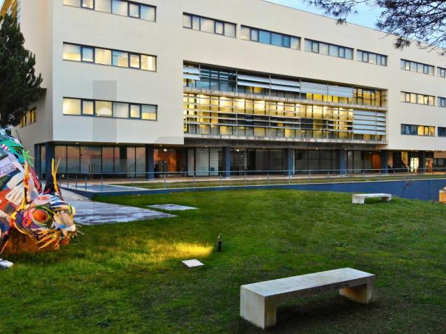 Loja Qualidade com 150 m2 no TAGUSPARK, Oeiras