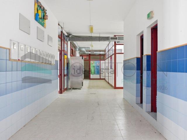 Loja, Quinta do Romão, Quarteira