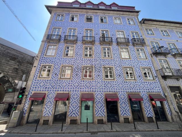 Loja, Ribeira, Cedofeita Santo Ildefonso Sé Miragaia São Nicolau Vitória
