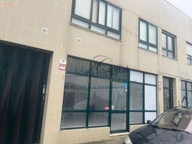 Loja, Santa Cruz do Bispo