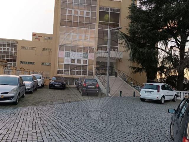 Loja, Santo Tirso Couto Burgães