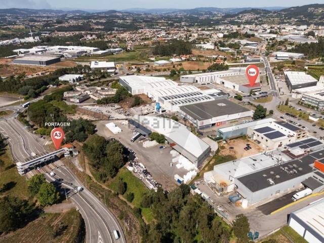 Loja, Santo Tirso Couto Burgães