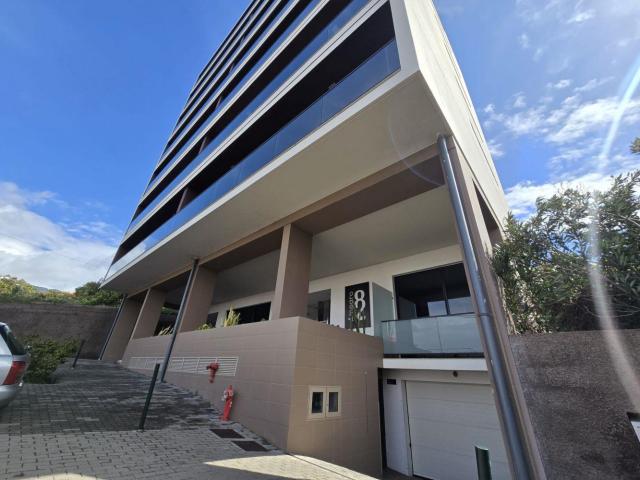 Loja Transformada em Apartamento T1 85m² São pedro funchal