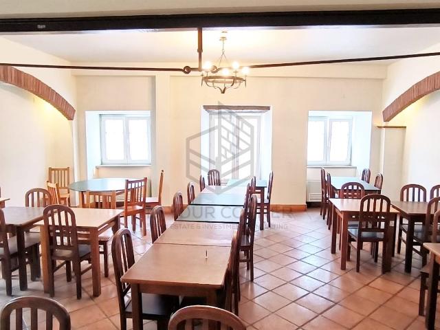 Loja Venda em Ramada e Caneças,Odivelas 300m² Ramada e Caneças