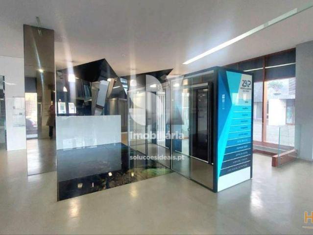 Loja 20 metros montra Póvoa Varzim | 26024043597