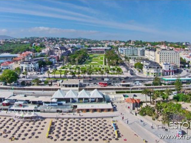 Loja 300m2 | Estoril | Arrendada