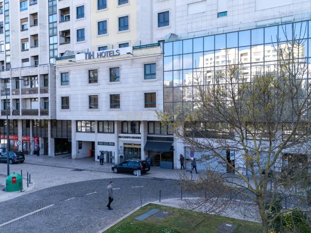 Loja 600 m² com 15 Estacionamentos | Campo Grande – Lisboa | 3.100.000€