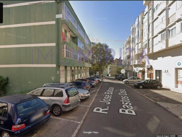 Loja/Armazém para Comércio em Agualva Cacém