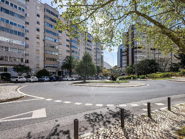 Loja/Estabelecimento T0, Algés, Linda a velha e Cruz Quebrada Dafundo, Oeiras | BPI Expresso Imobiliário