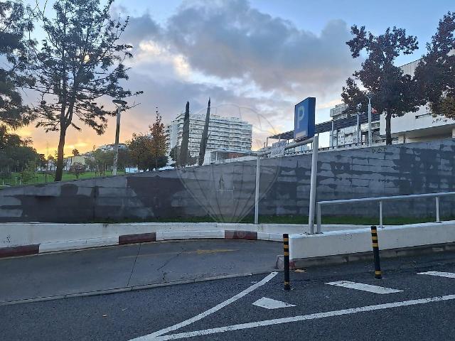 Loja/Estabelecimento T0, Almada, Cova Da Piedade, Pragal e Cacilhas, Almada | BPI Expresso Imobiliário