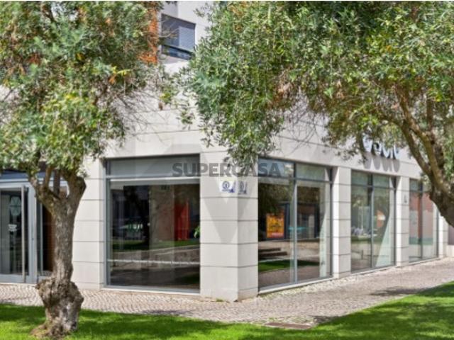 Loja/Escritório com 300 m², 2 lugares de garagem Av Infante D. Henrique / Avenida de Pádua