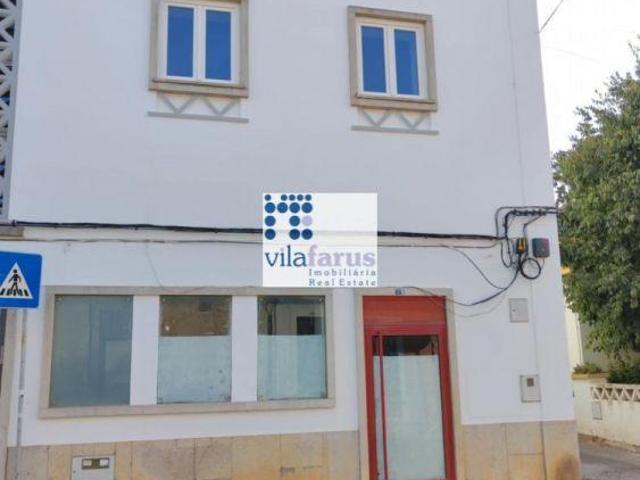Loja/escritório no centro de Estoi com 85m2 | 26084061383