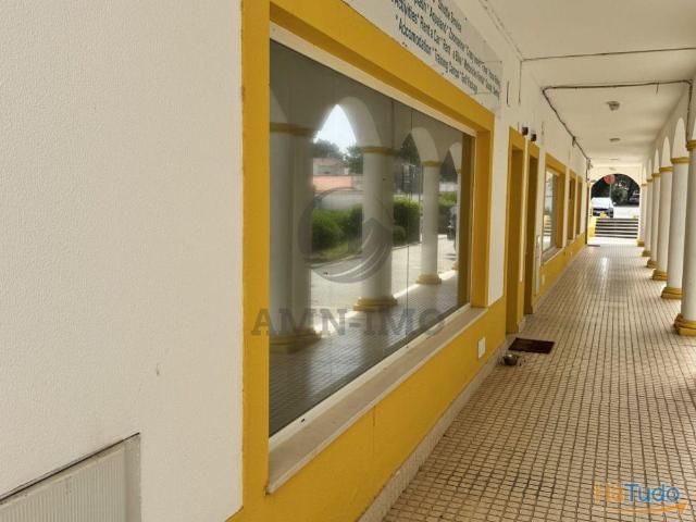 Lojas Comerciais ? Olhos D`Agua, Albufeira | 26064085535