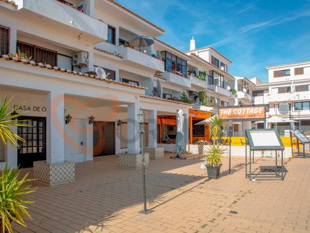 Lojas para venda em Albufeira 160m² Albufeira e Olhos de Água